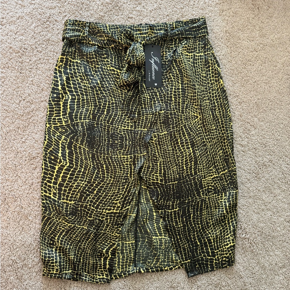 Silky feel slit skirt size 14 UK